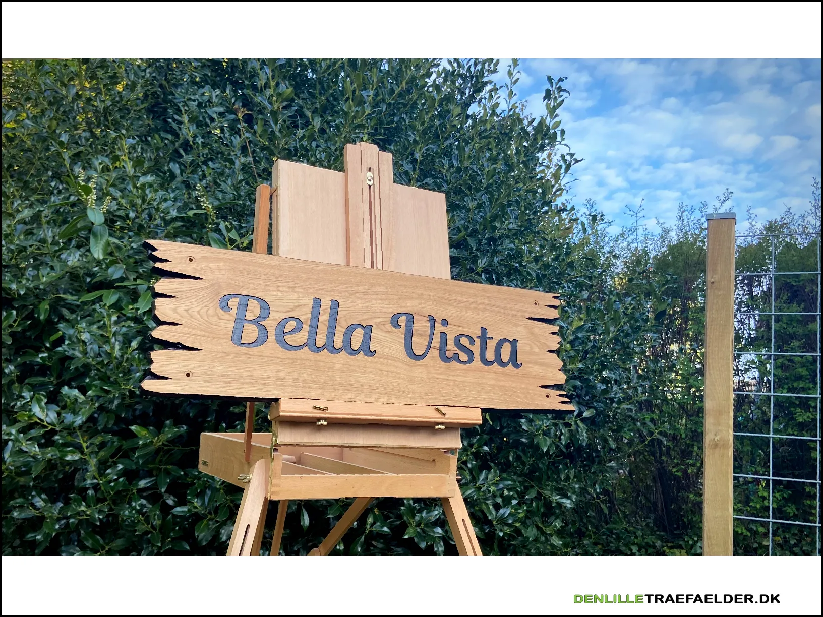 www.denlilletraefaelder.dk - Din gravør af massive træskilte!