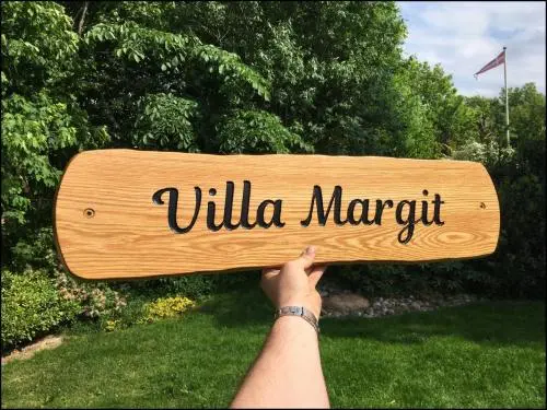 https://www.denlilletraefaelder.dk