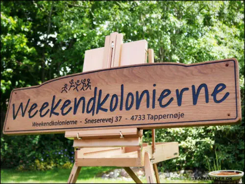 www.denlilletraefaelder.dk - Din gravør af massive træskilte!