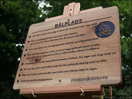 www.denlilletraefaelder.dk - Din gravør af massive træskilte!