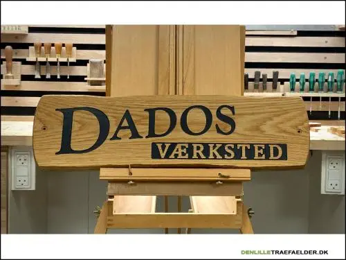www.denlilletraefaelder.dk - Din gravør af massive træskilte!