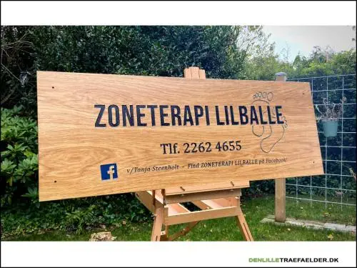 www.denlilletraefaelder.dk - Din gravør af massive træskilte!